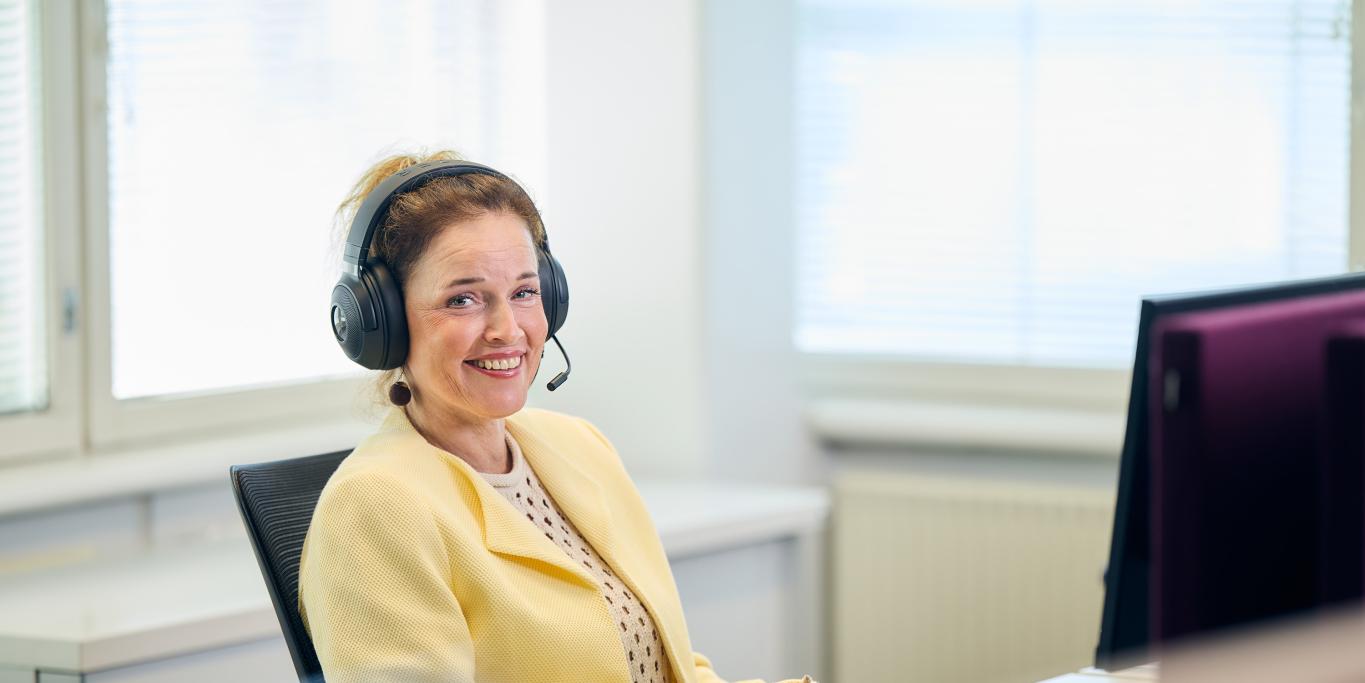 Kiinteistöassistentti tietokoneella