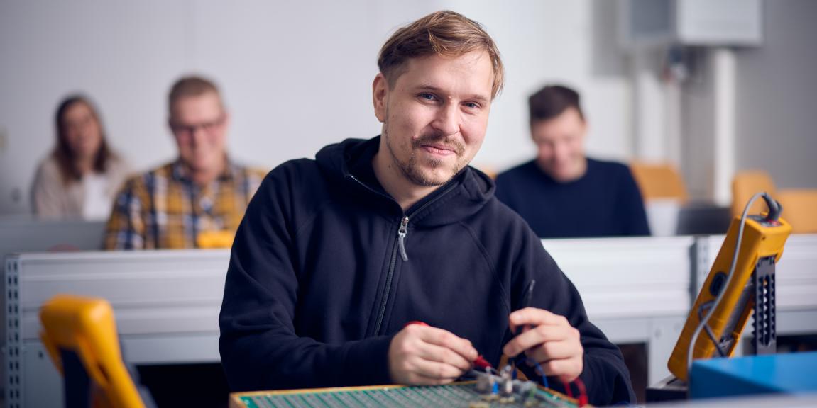 Sähkö- ja automaatioalan pt, oppitunti 