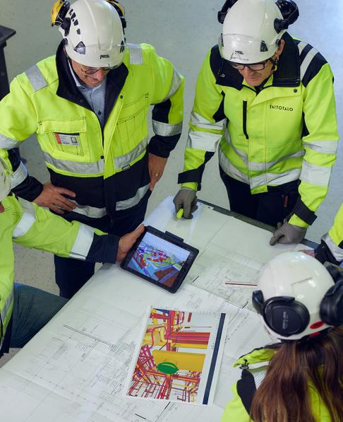 Talotekniikan ammattilaiset palaverissa