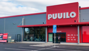 Puuilo-myymälän julkisivu.
